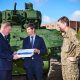 Die lettischen Streitkräfte haben den ersten im Land montierten Schützenpanzer Hunter von GDELS-Santa Bárbara Sistemas erhalten. Bis 2029 sollen insgesamt 84 Fahrzeuge auf Basis der ASCOD-Plattform ausgeliefert werden.